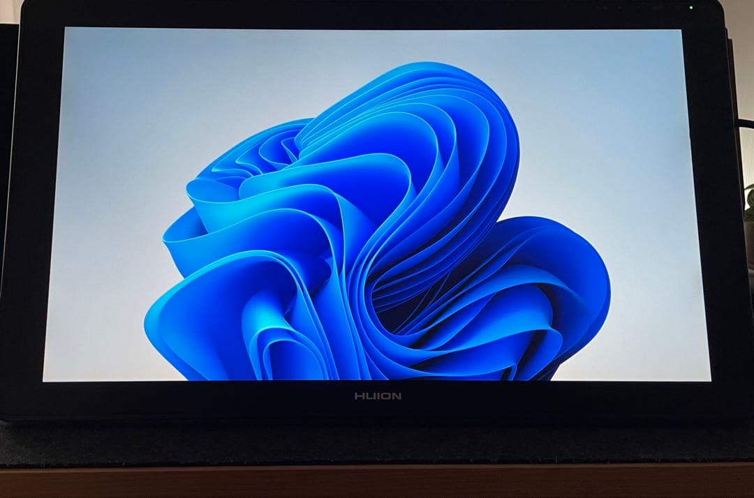 HUION KAMVAS 22 液タブ