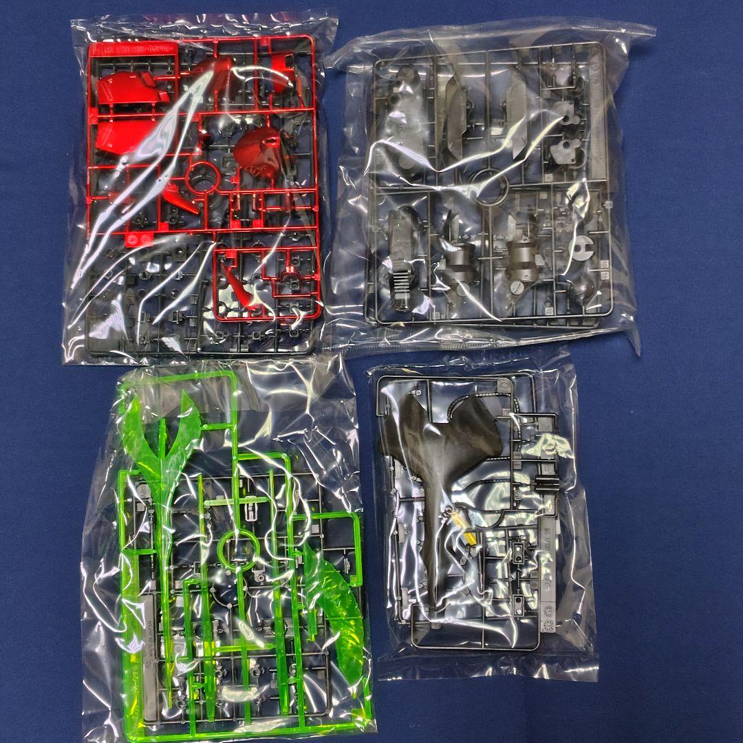 未組立品 MG 1/100 サザビー メタリックコーティングバージョン シャア