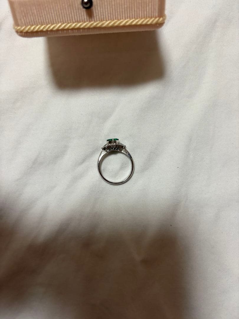 ハート型グリーンリング　pt900