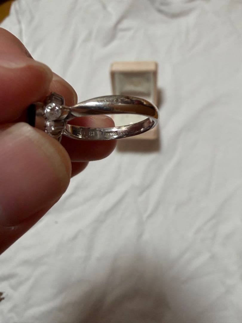 ハート型グリーンリング　pt900