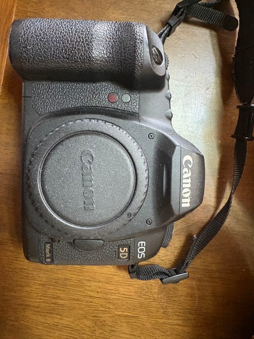 Canon EOS 5D Mark II 本体と付属品　バッテリー　充電器