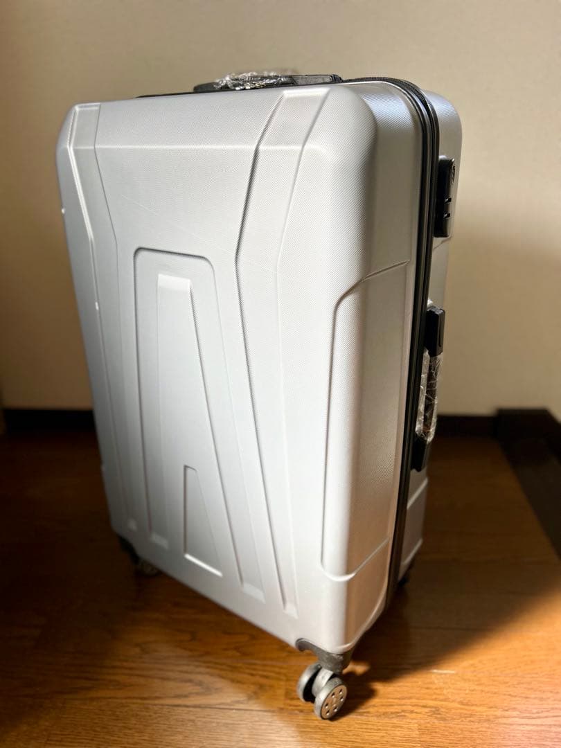 4点セット スーツケース シルバー 在庫処分 旅行 360°の4輪キャスター
