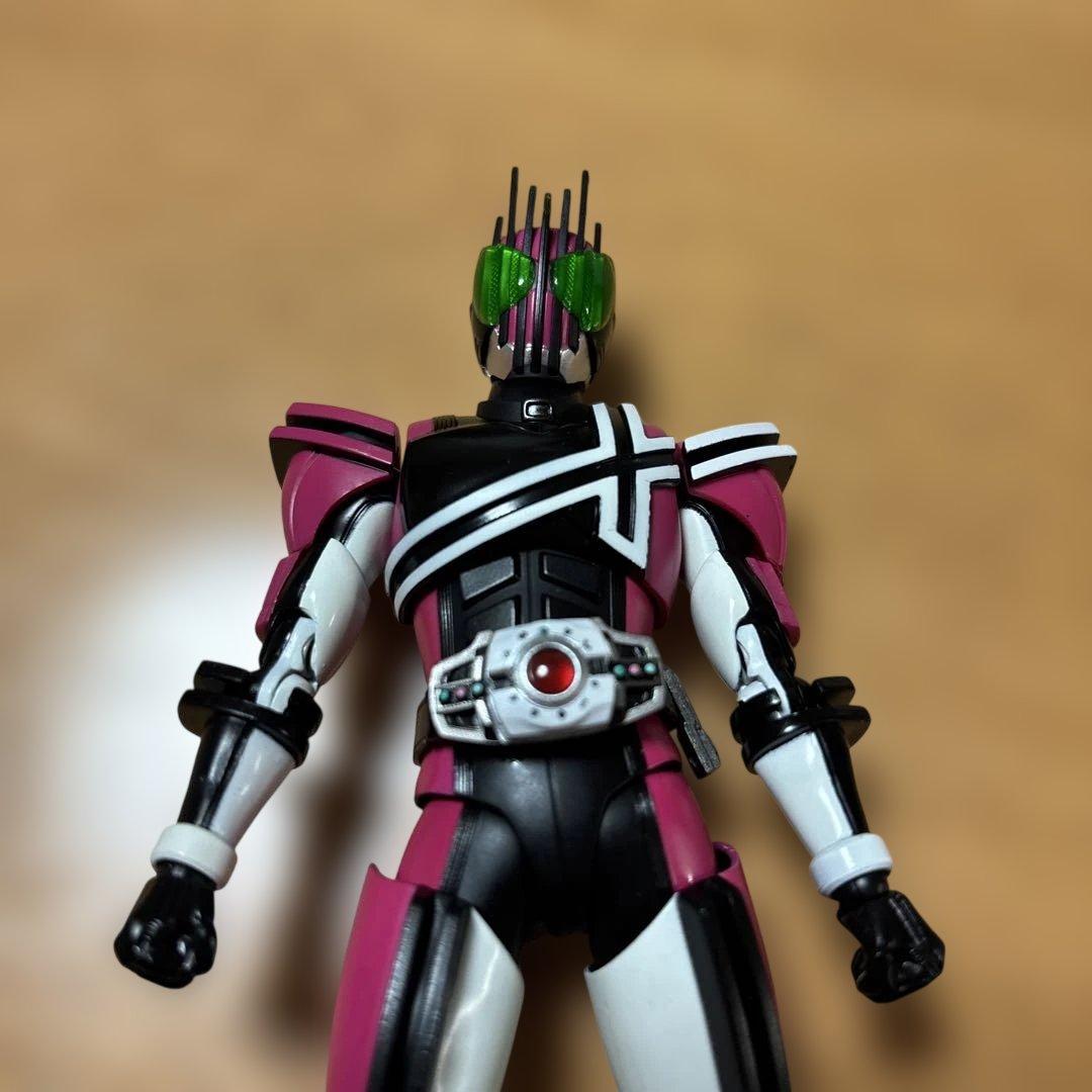 真骨彫　S.H.Figuarts 仮面ライダーディケイド