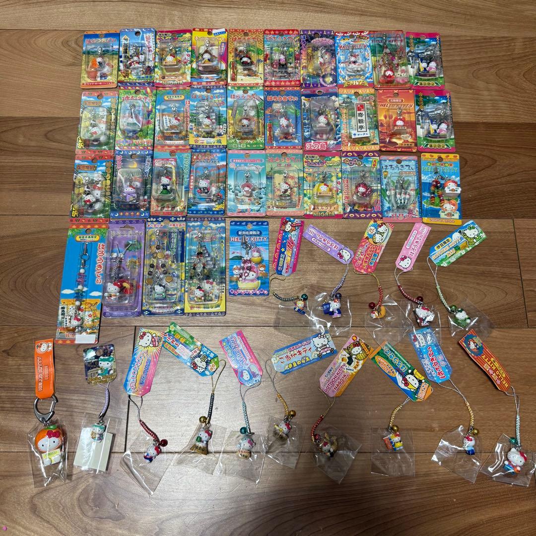 ご当地キティ　ファスナーマスコット　根付　プチタオル　他　500点