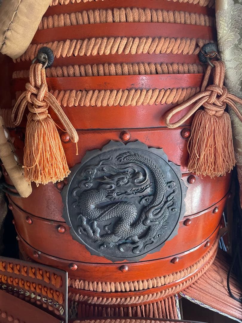 等身大赤備え鎧一式/赤塗龍文二枚胴独鈷文前立て兜/甲冑 鎧兜 着用可能 元箱付き