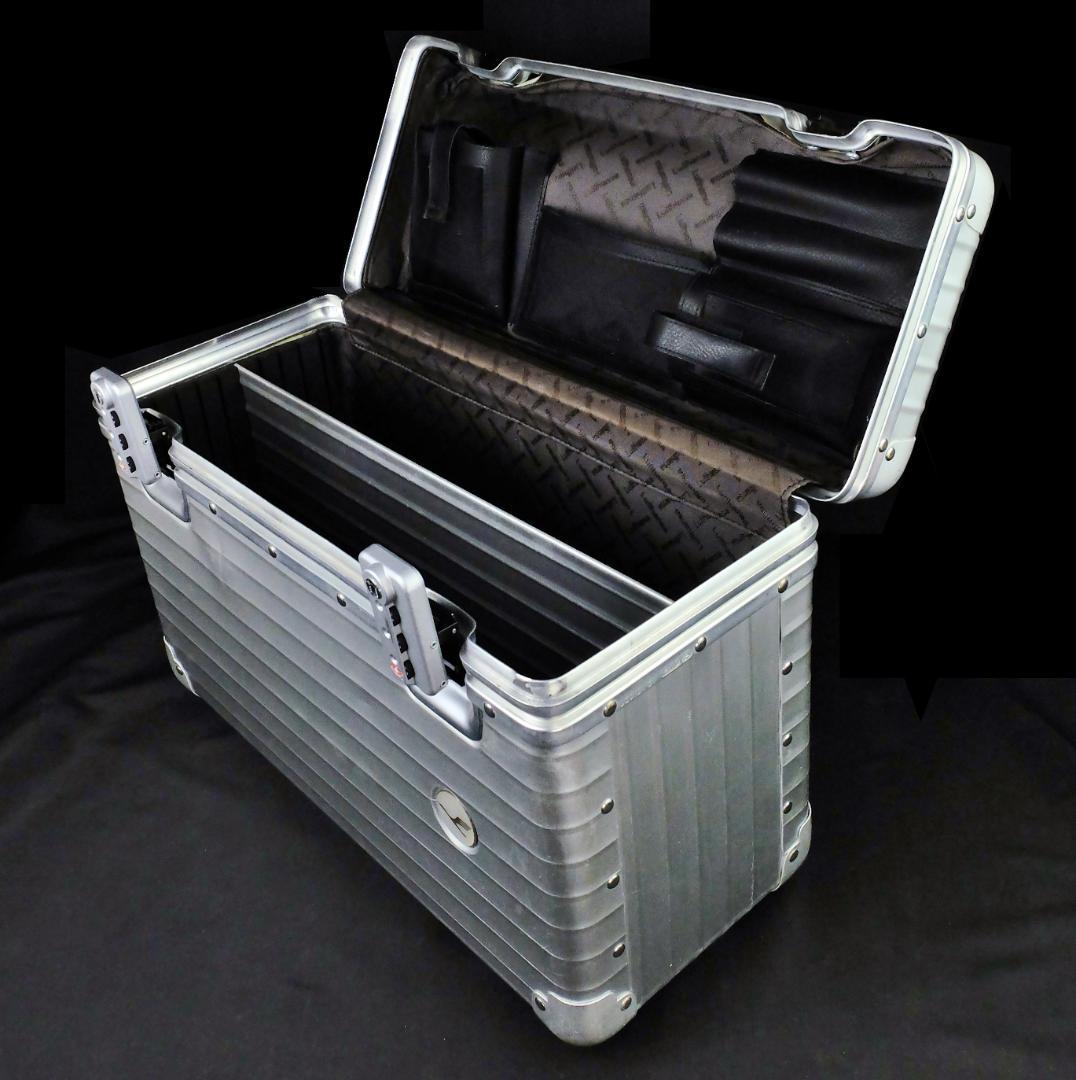 リモワ 940.31『Lufthansa』アルミTSA パイロットケース 29L