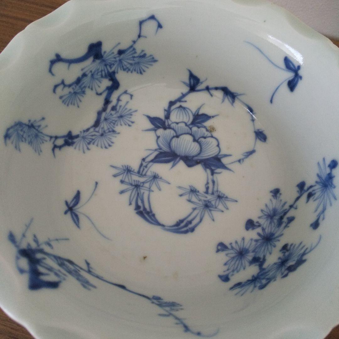 骨董 染付の盃洗 蝶と牡丹に松竹梅 (江戸時代 幕末頃） 伊万里