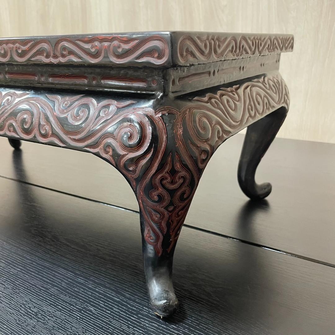 中国古玩 唐物 堆黒倶利彫紋大型平卓 宣徳年製 花台 中国美術 骨董古美術