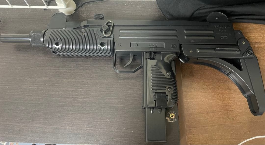 絶版　東京マルイ製　UZI　エアコッキング　完品　ほぼ未使用　10禁
