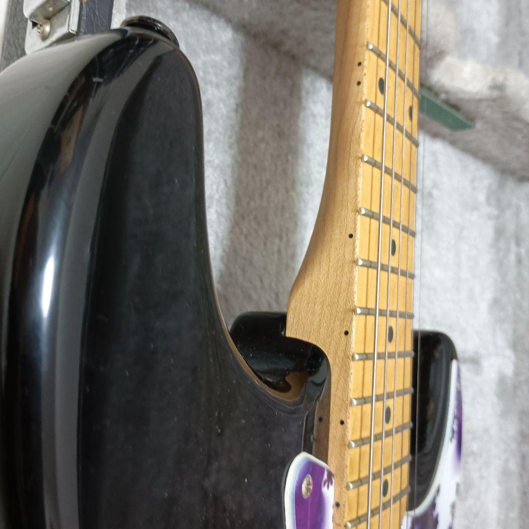 ストラトキャスタータイプ エレキギター 紫色ピックガード
