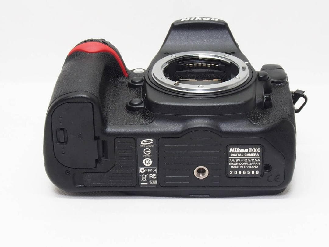 ■美品■ Nikon D300 ボディ 《 S数3033回 動作光学良好 》