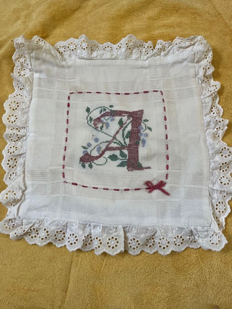 イギリスヴィンテージ　クッション