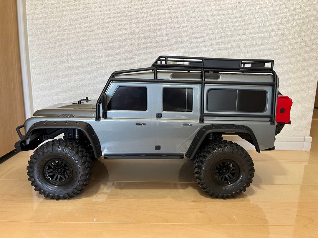 トラクサス TRX4 ランドローバー ディフェンダーD110 RTR シルバー