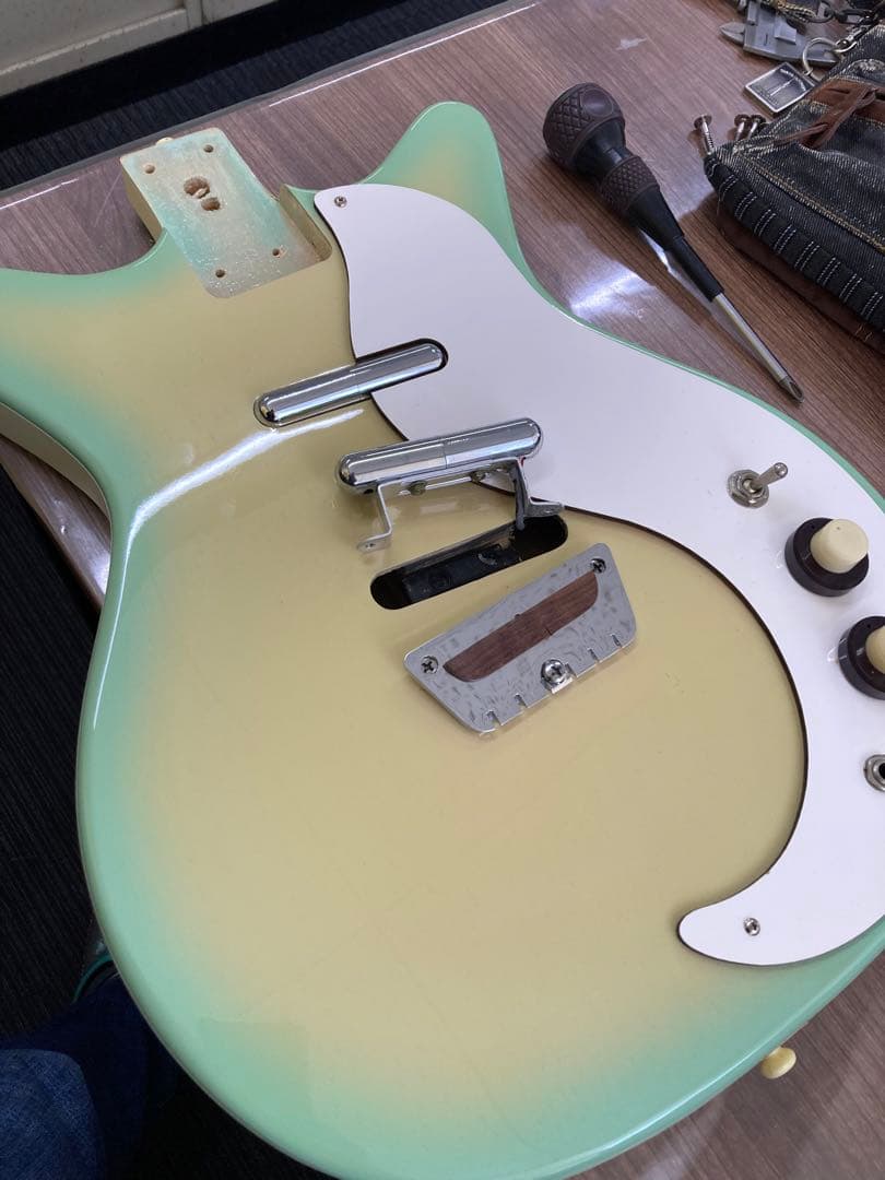 かわかっこいいダンエレクトロ 59DCビグスビー改