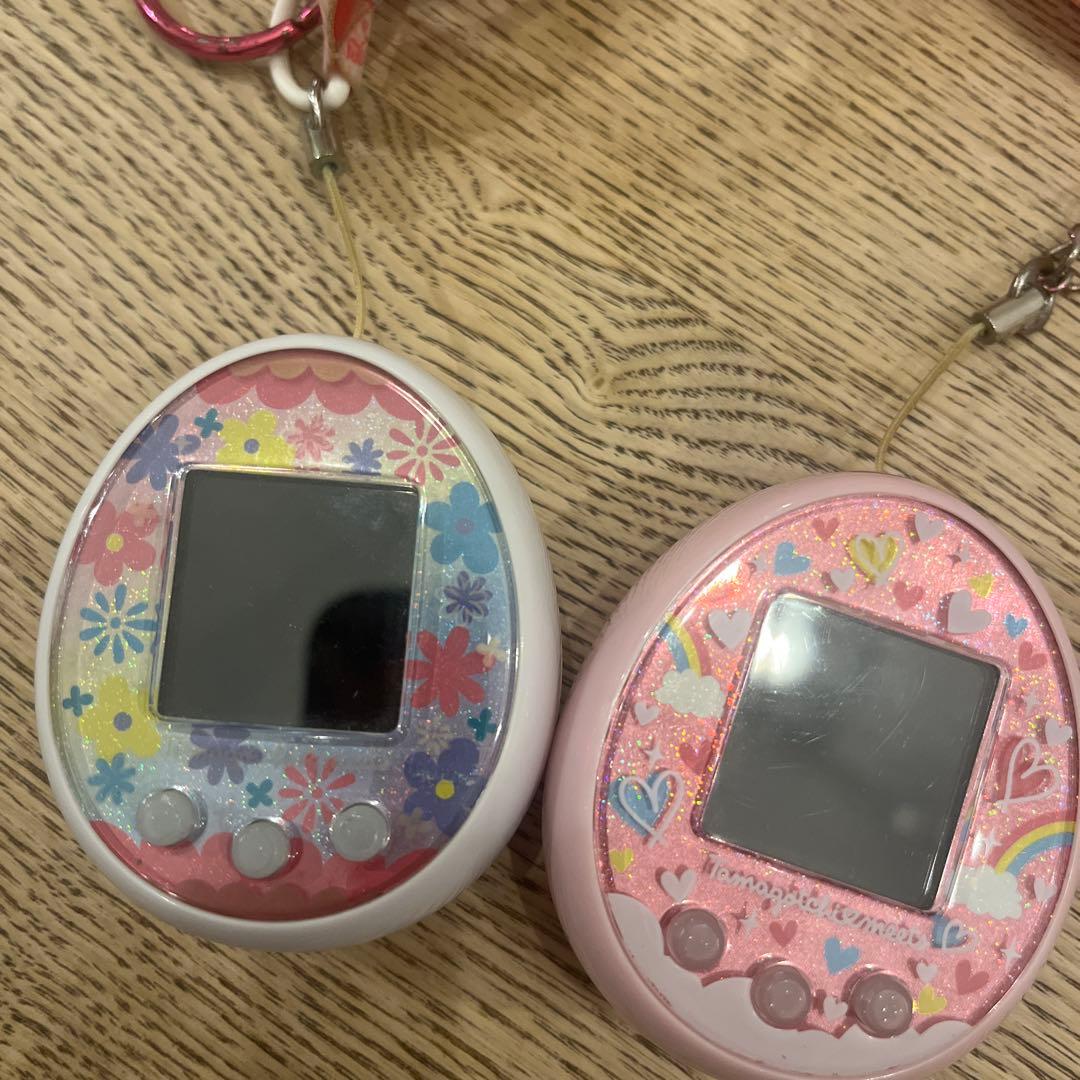 デジタルペット 卵型 ピンクと白