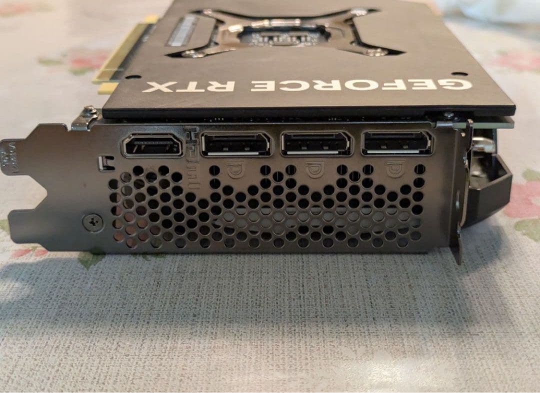 MSI GeForce RTX 4070 12G + 補助電源