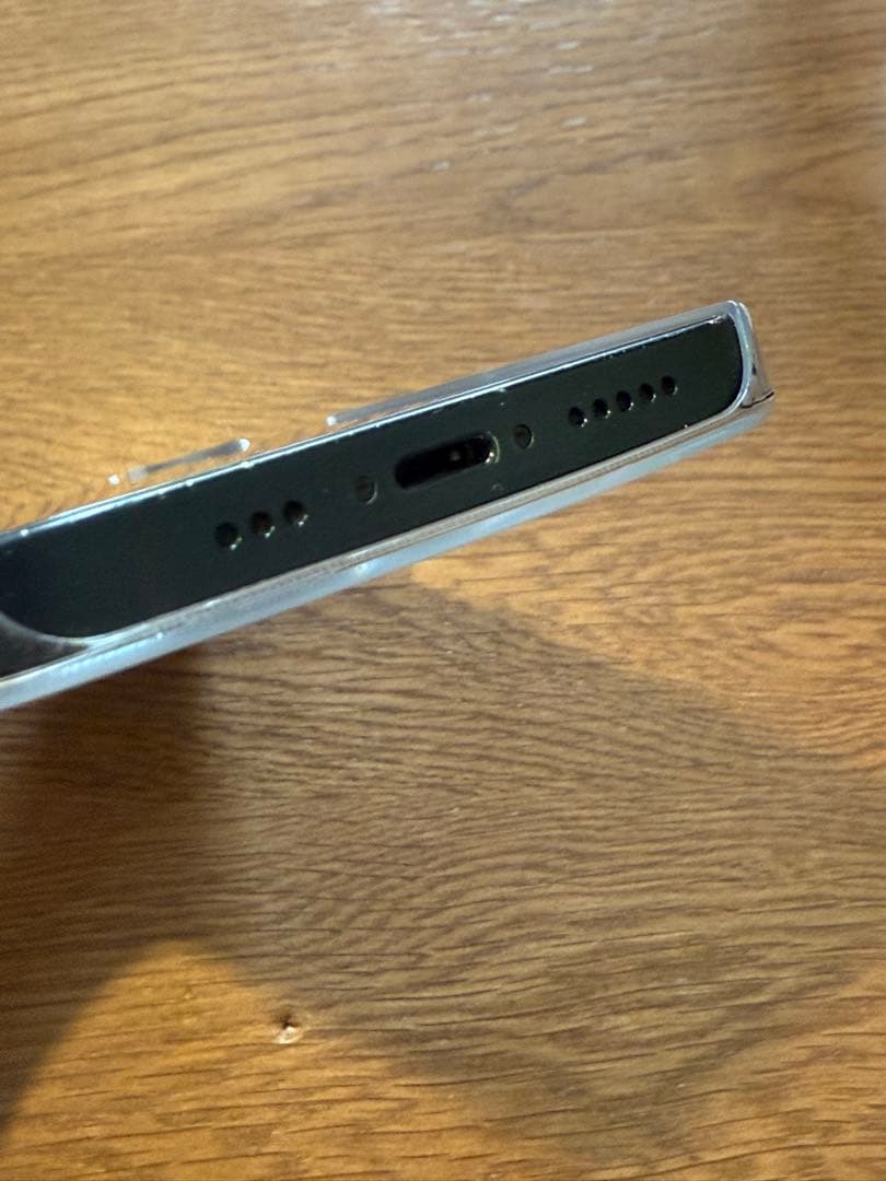 ②Apple iPhone 13 ブラック 本体