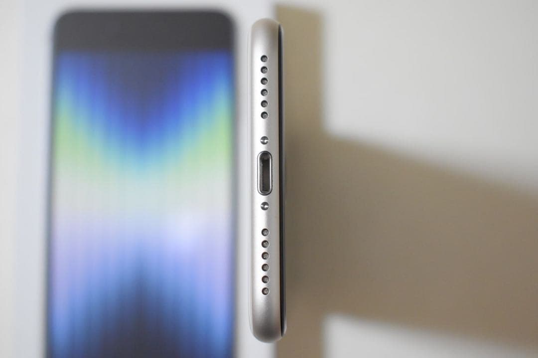 当日発送 新品 iPhone SE 3 スターライト 64gb SIMフリー