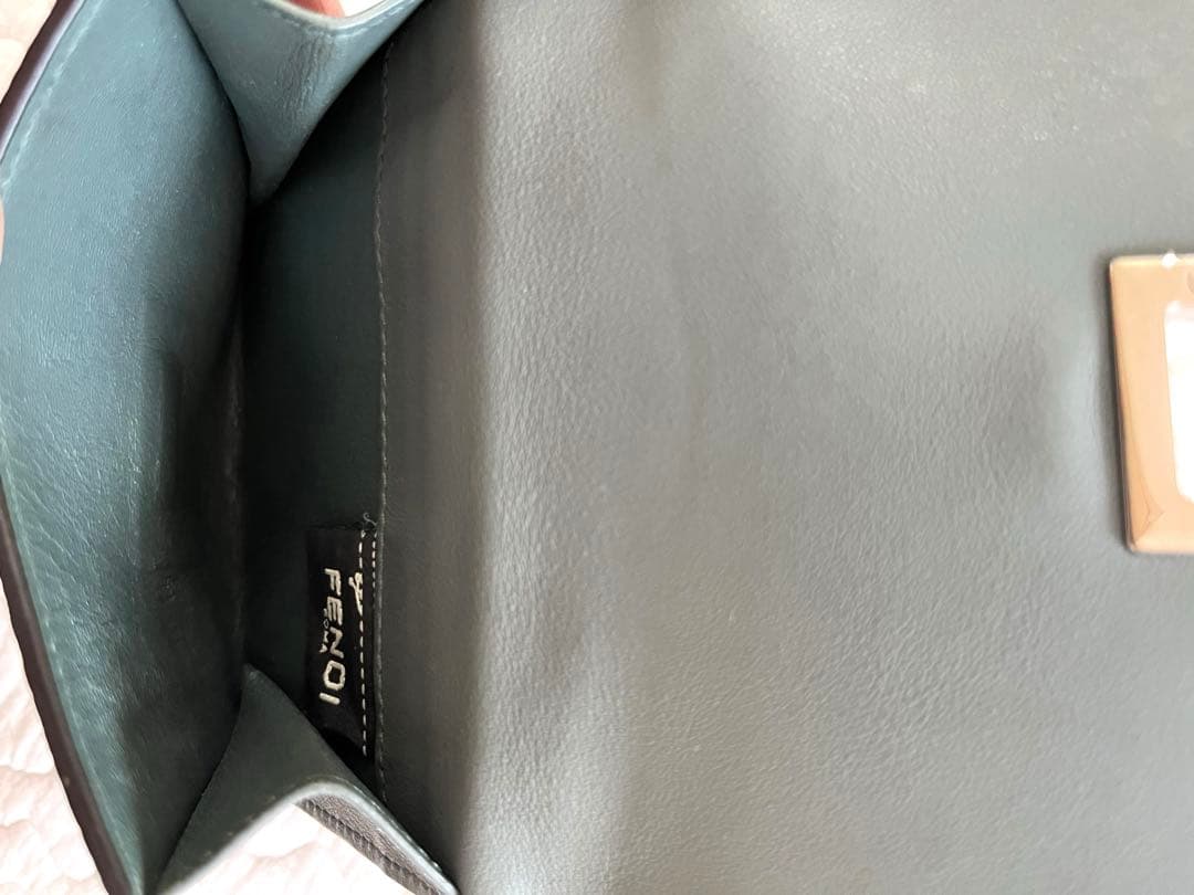 フェンディ 二つ折り財布ピーカブー セレリア 8M0438 ミントグリーン