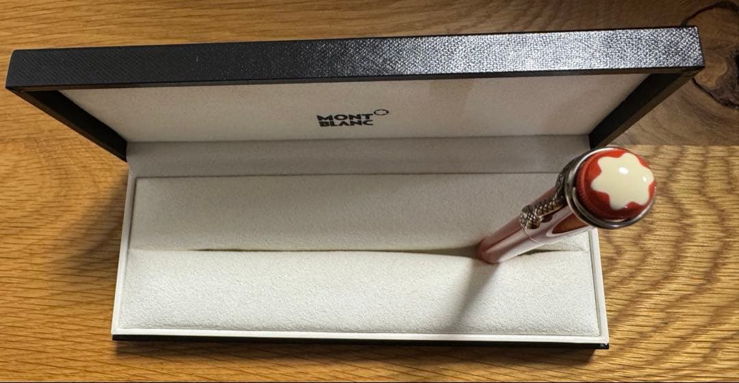 MONTBLANC 万年筆　ヘリテイジコレクション ルージュ・エ・ノワールM