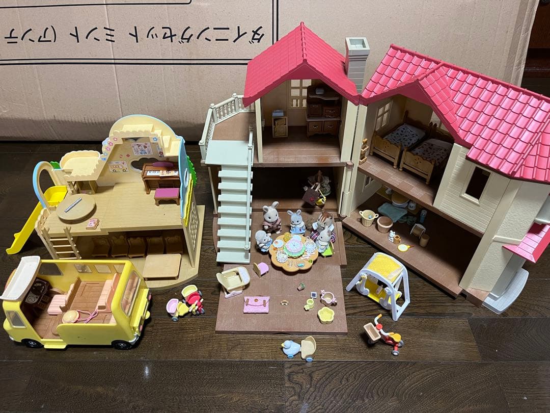 シルバニアファミリー　あかりの灯る大きな家　幼稚園