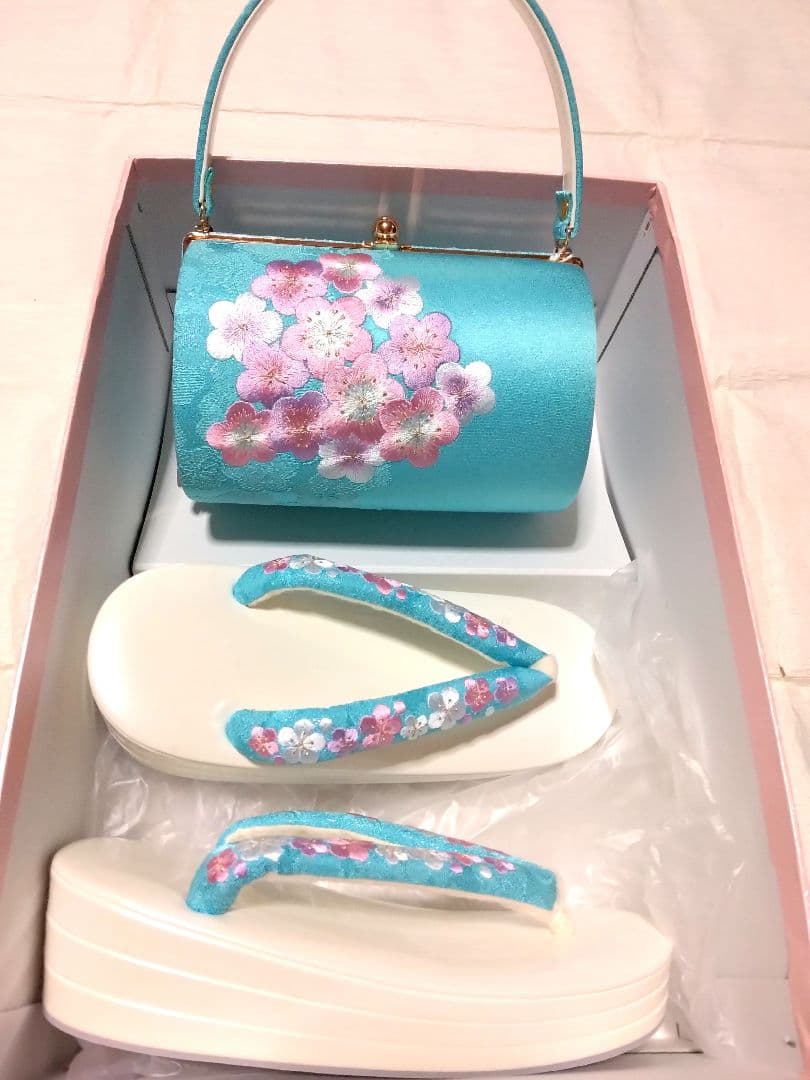 千總☆正絹☆彩り鮮やかな桜尽くし☆伝統＋モダンなテイストの7歳七五三向け祝い着