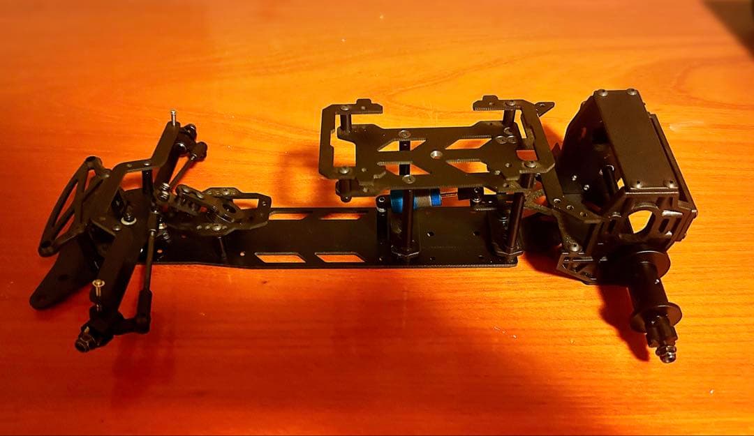 LP-86新品組立済シャーシ+AE86ボディ付