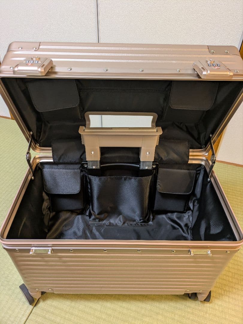 モアエルグ　トップオープンキャリーケースSサイズ