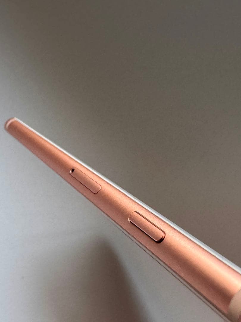 【超美品】Apple iPhone 8 ゴールド 64GB バッテリー残100%