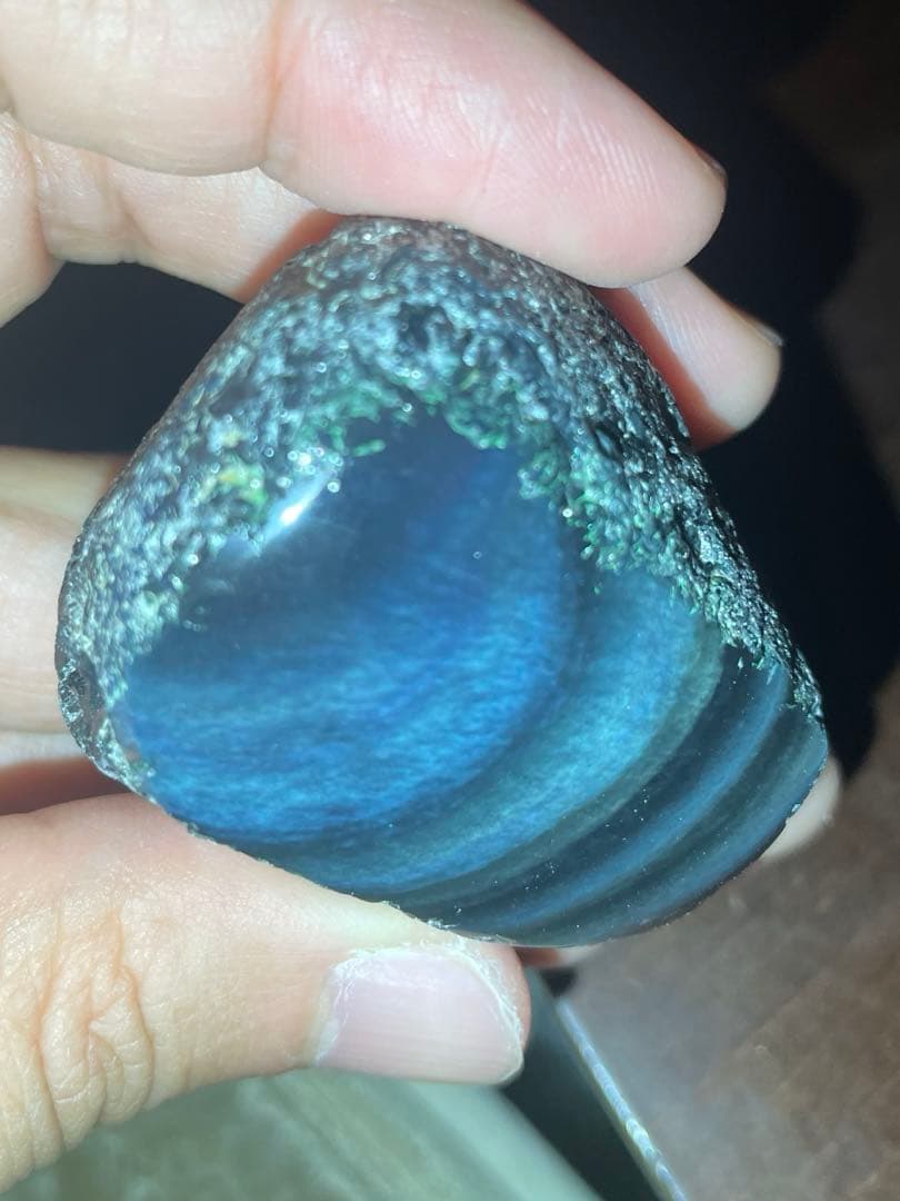 研磨品　十勝石玲瓏　ブルー、グリーンベースレインボーオブシディアン