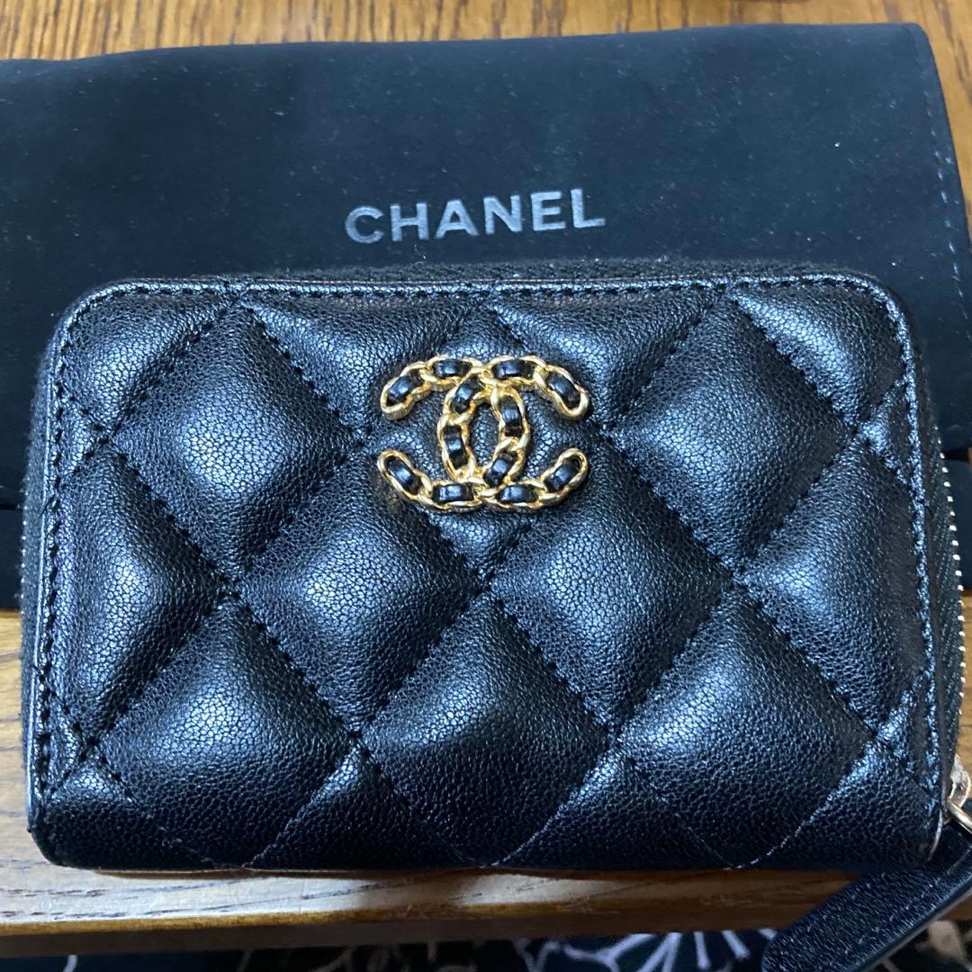 CHANELケース