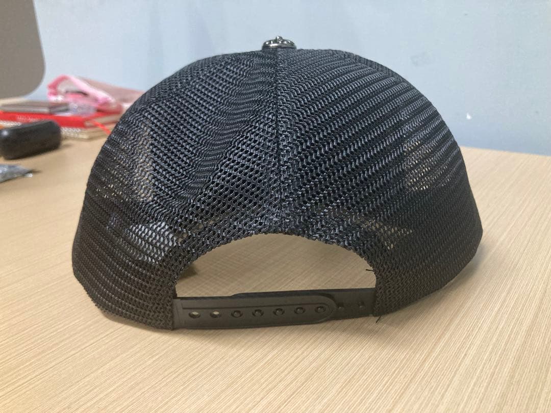 極美品 CHROME HEARTS ロゴ刺繍 トラッカーキャップ 黒