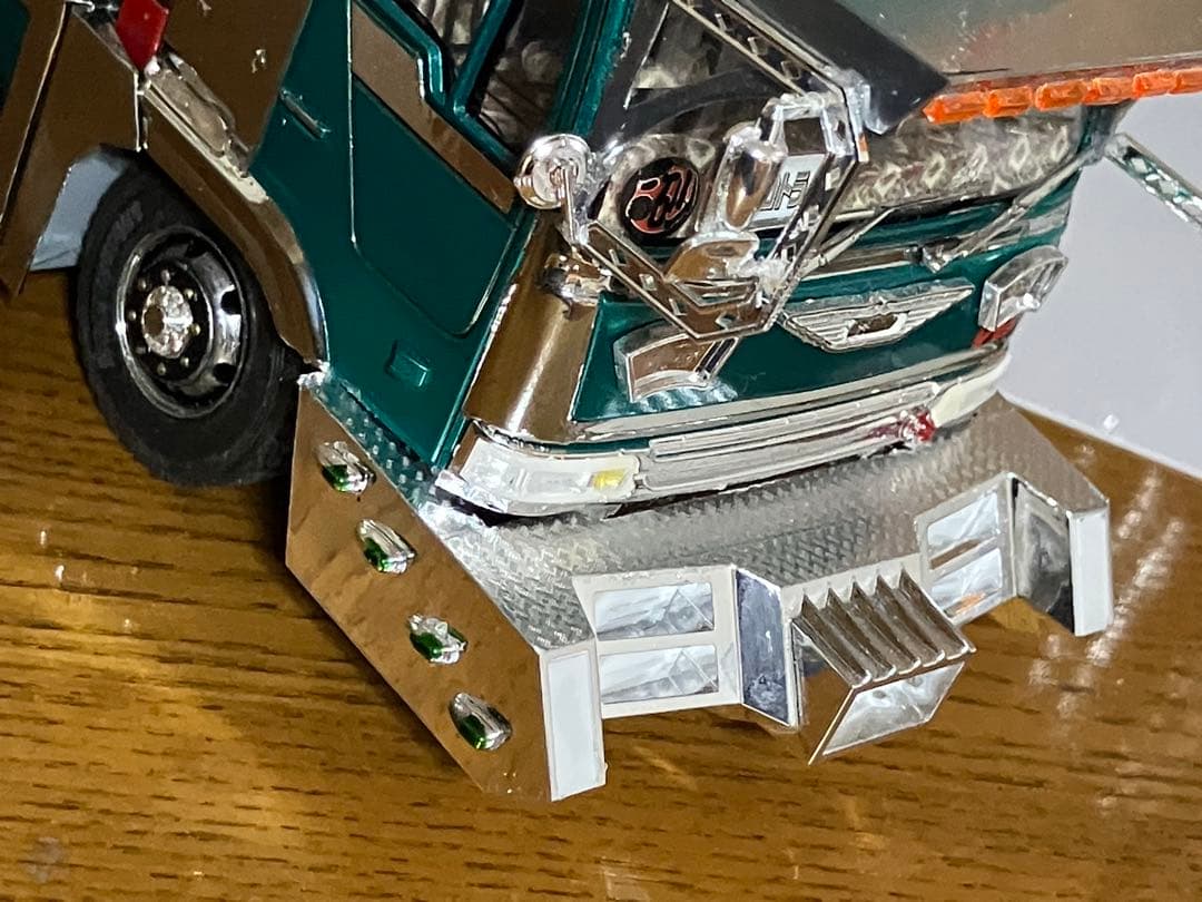 プロフィアデカ箱ダンプ1／32完成品