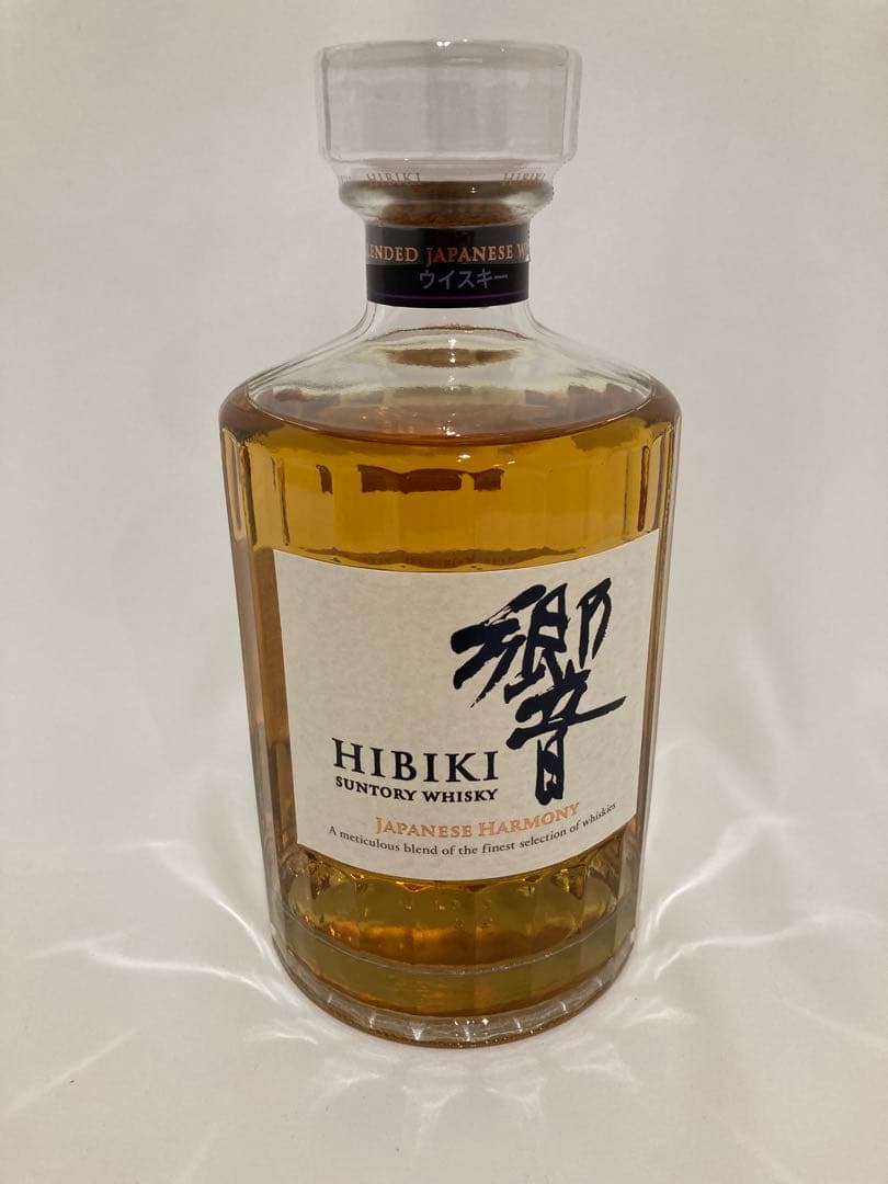 サントリー　響　700ml