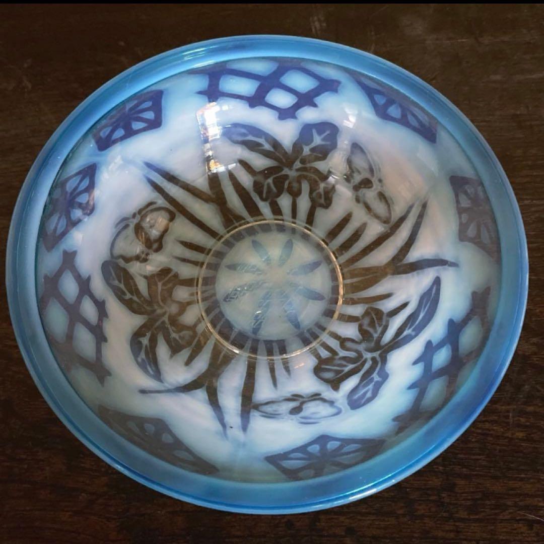 ●大正〜昭和初期 和ガラス器 氷コップ 青色縁 菖蒲に蝶文 乳白色アンティーク