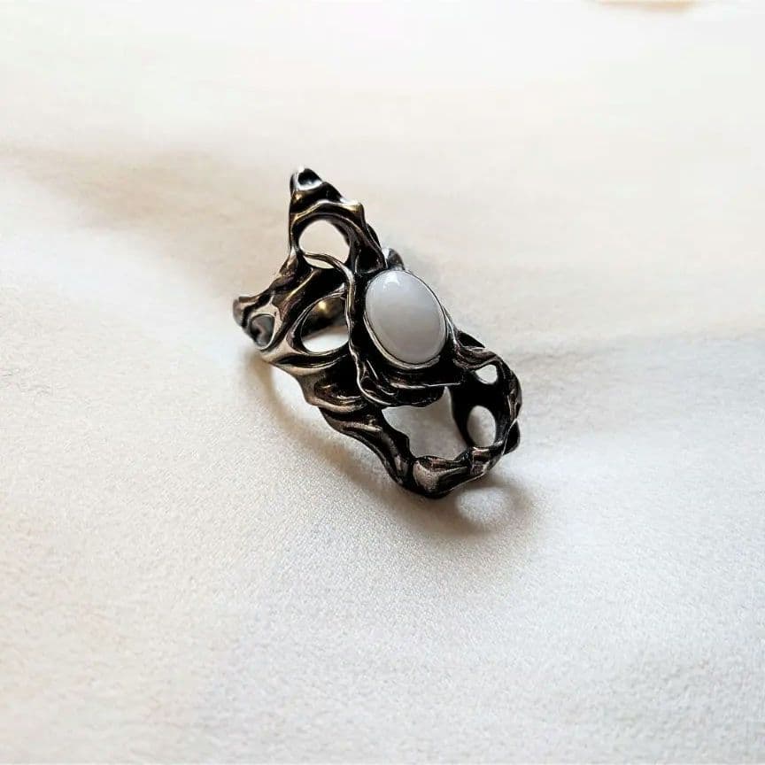 う*に様 【希少】TAUJAN リング WhiteOnyx pulse