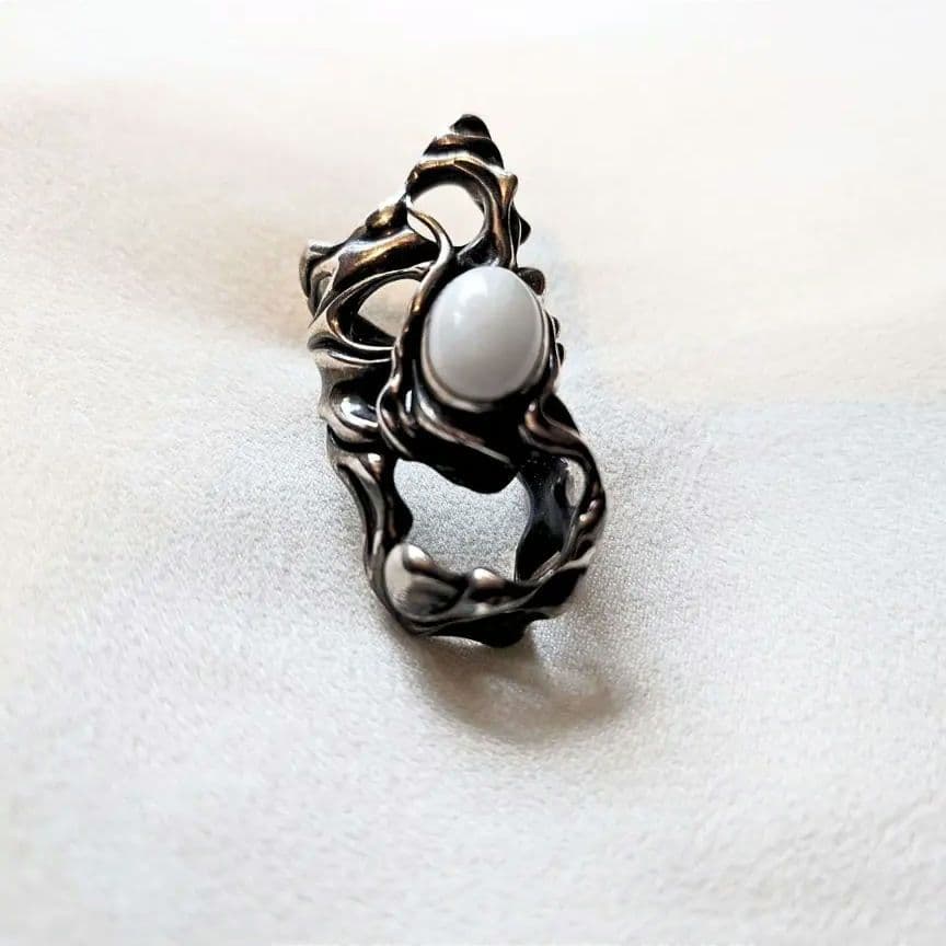 う*に様 【希少】TAUJAN リング WhiteOnyx pulse