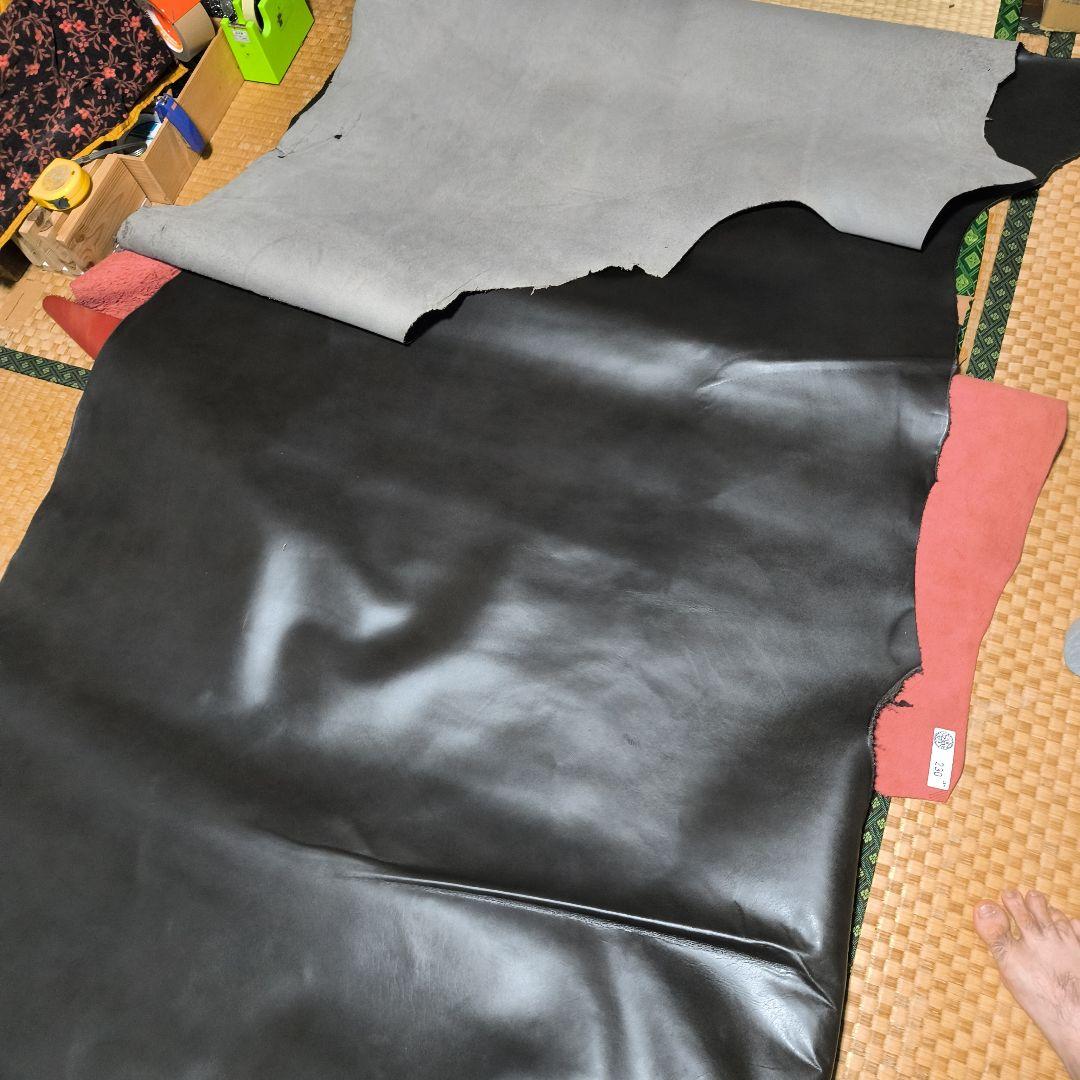 姫路レザー半裁赤×１ 黒×１