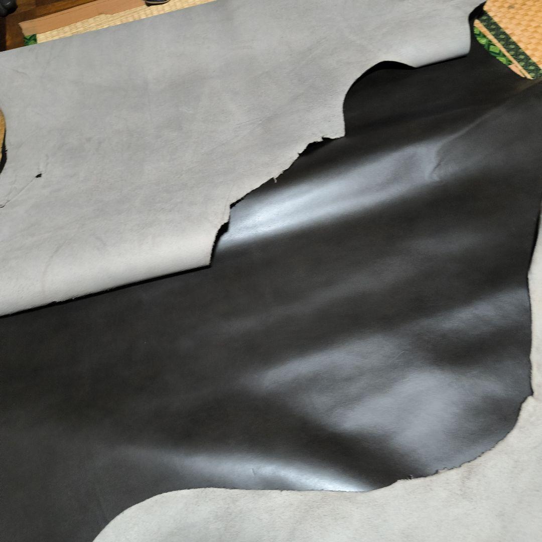 姫路レザー半裁赤×１ 黒×１