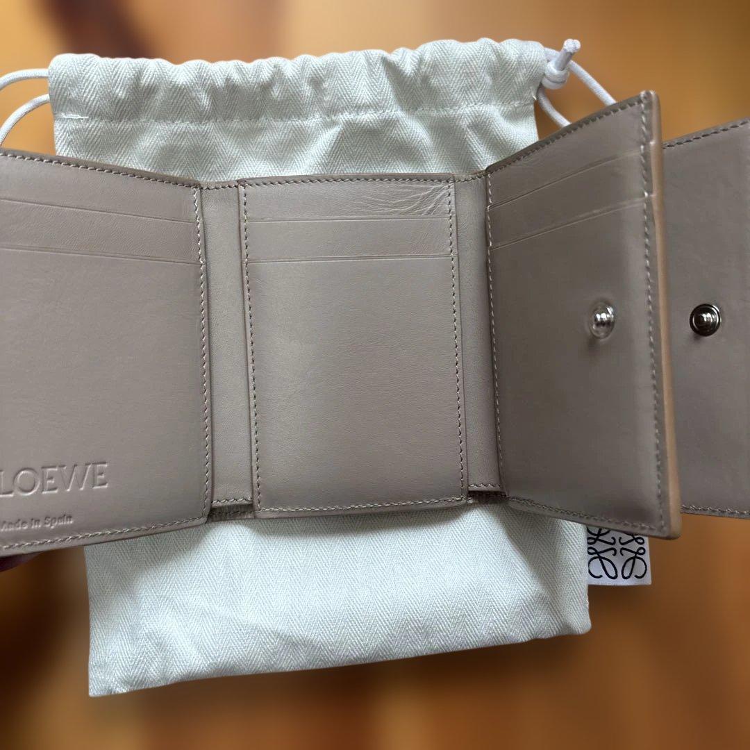 ロエベ　三つ折り財布