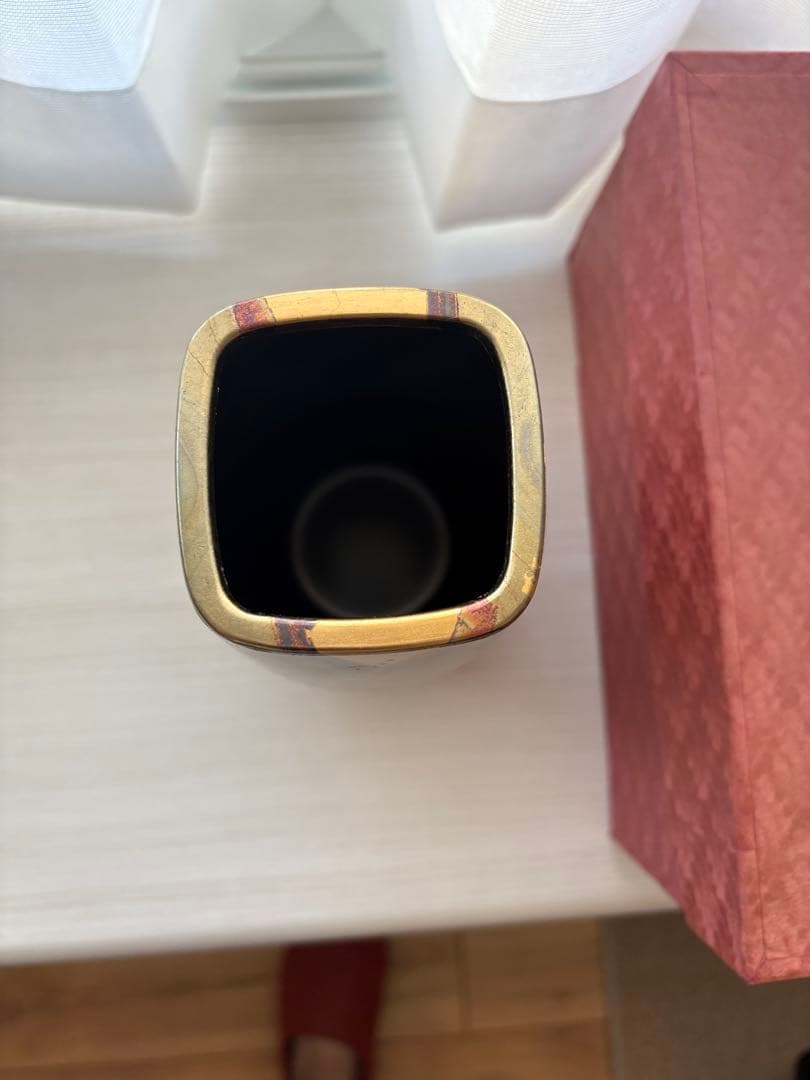 金箔の花瓶　壺