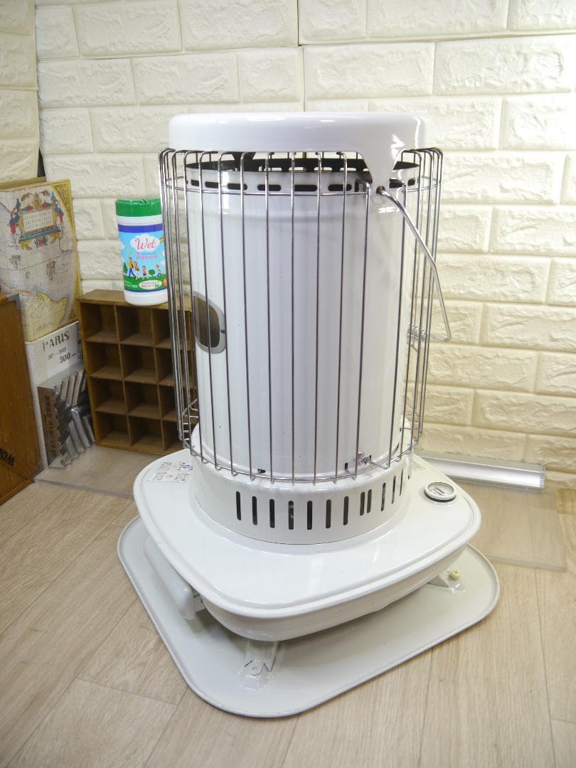 送料込み◆2013⑥◆コロナ　灯油ストーブ 円筒形 ホワイト