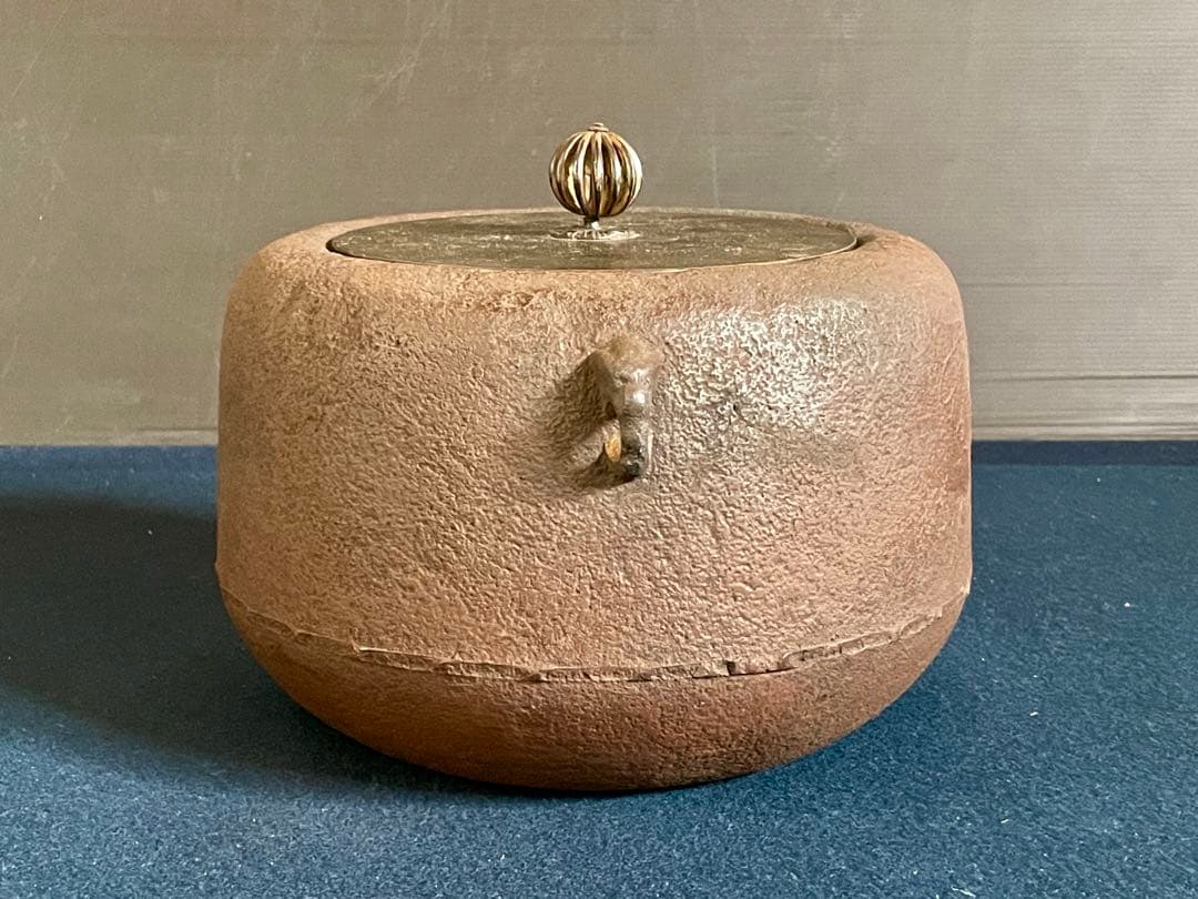 割引❣️「祖」 大國 藤兵衛 政所釜 菊桐地紋 炉釜 共箱 茶道具(1126あ⑤)