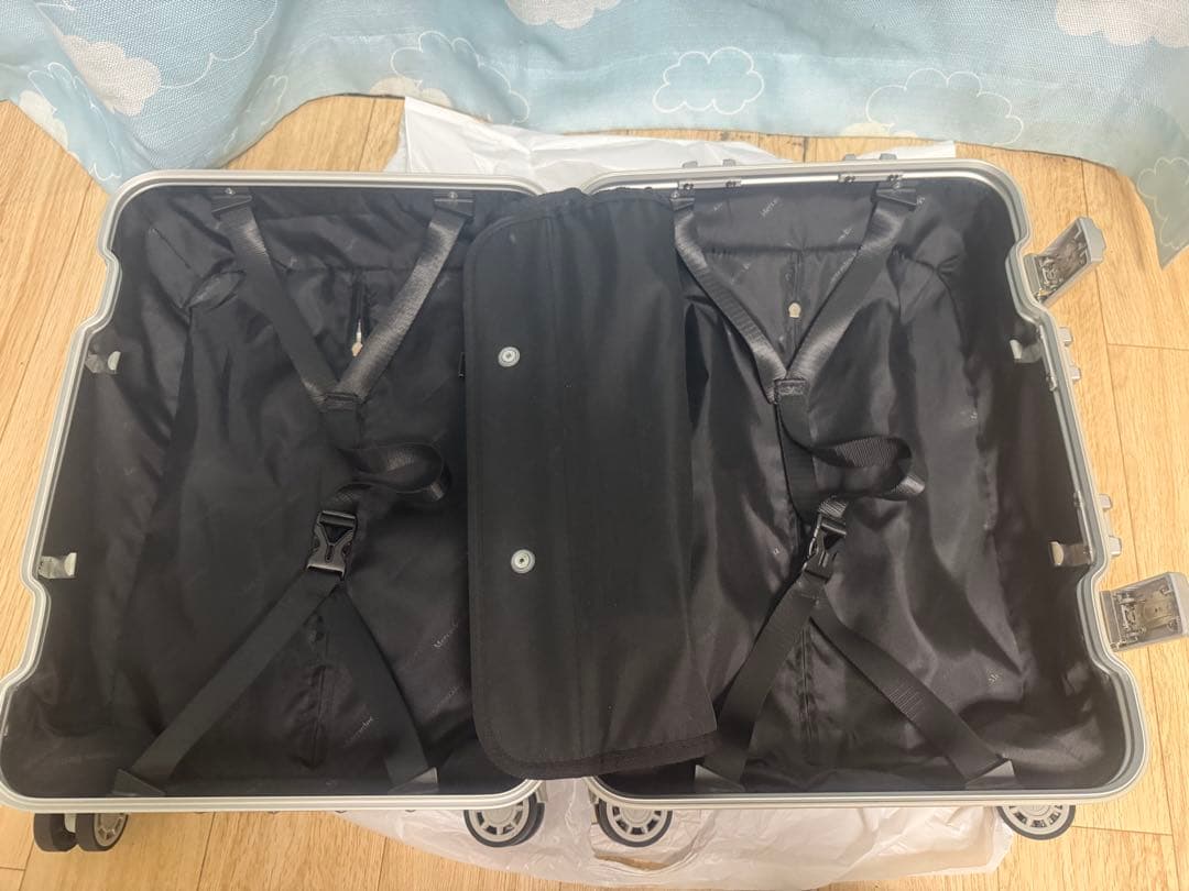 美品‼️ メルセデス・ベンツ 32L 機内持ち込み 4輪 TSAロック/非売品