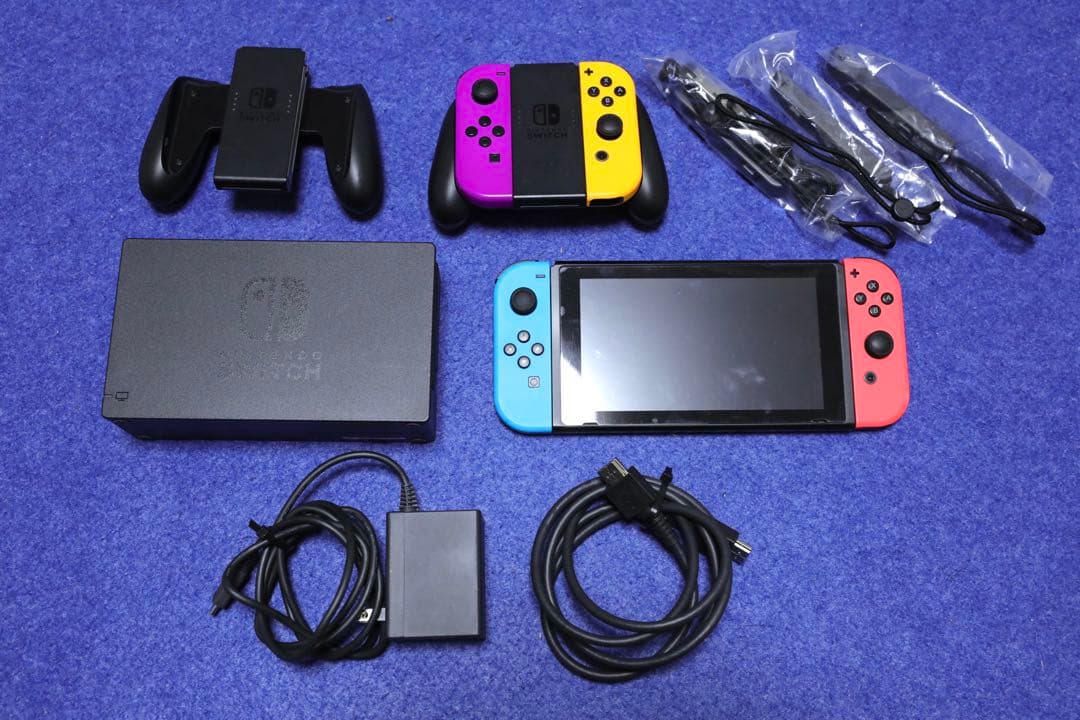 Nintendo Switch 本体 ジョイコン　SDカード