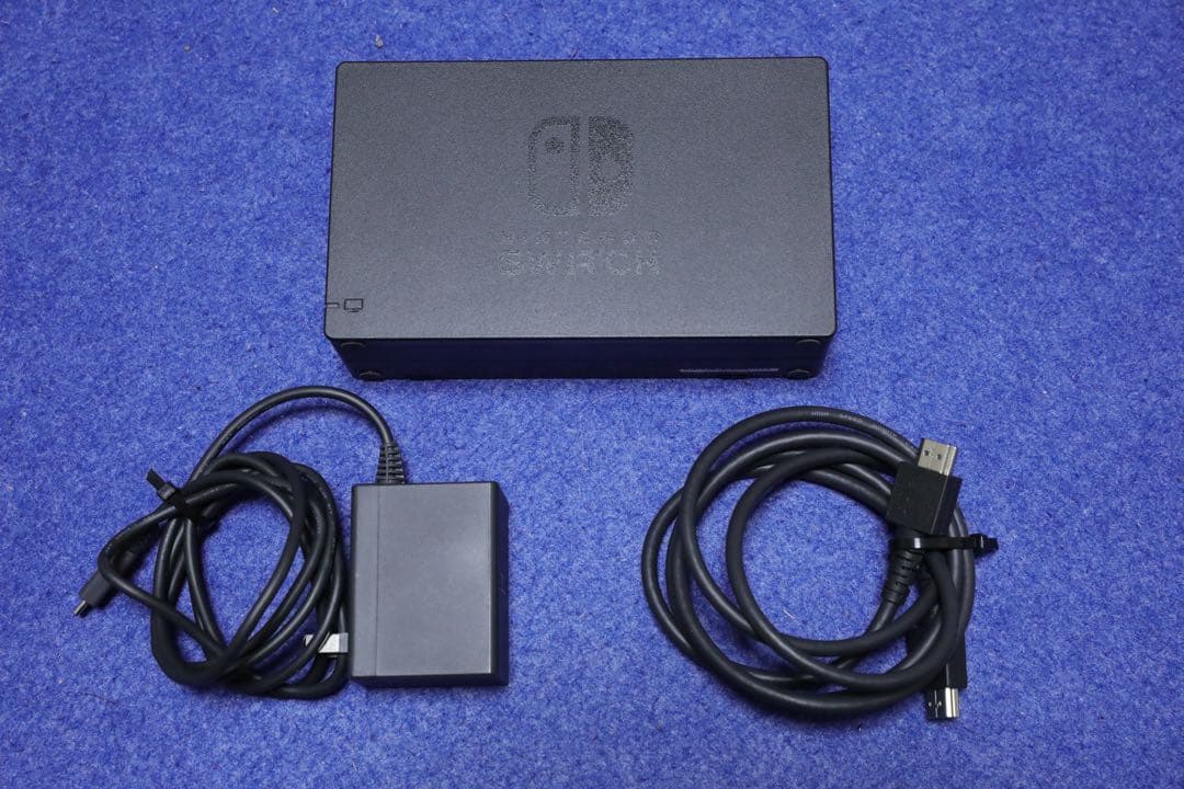 Nintendo Switch 本体 ジョイコン　SDカード