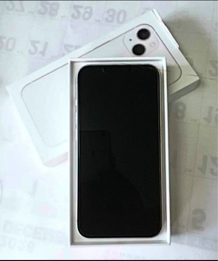 Apple iPhone 13 本体 ホワイト