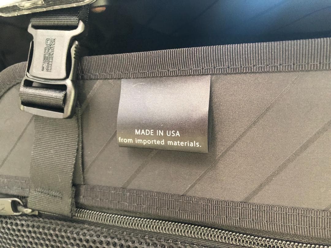 定価495,000円ゼロハリバートン　カーボンファイバー　キャリーケースUSA