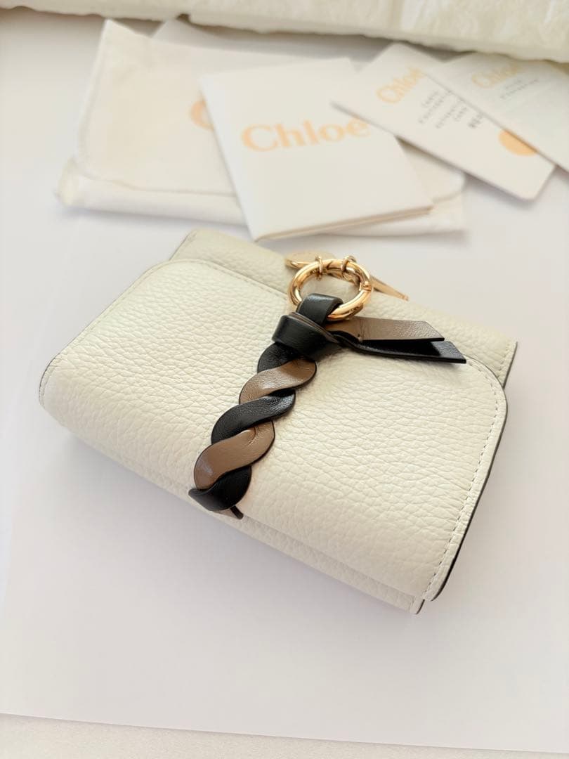 Chloé クロエ　ホワイトレザー三つ折り財布　スモールトリフォールドウォレット