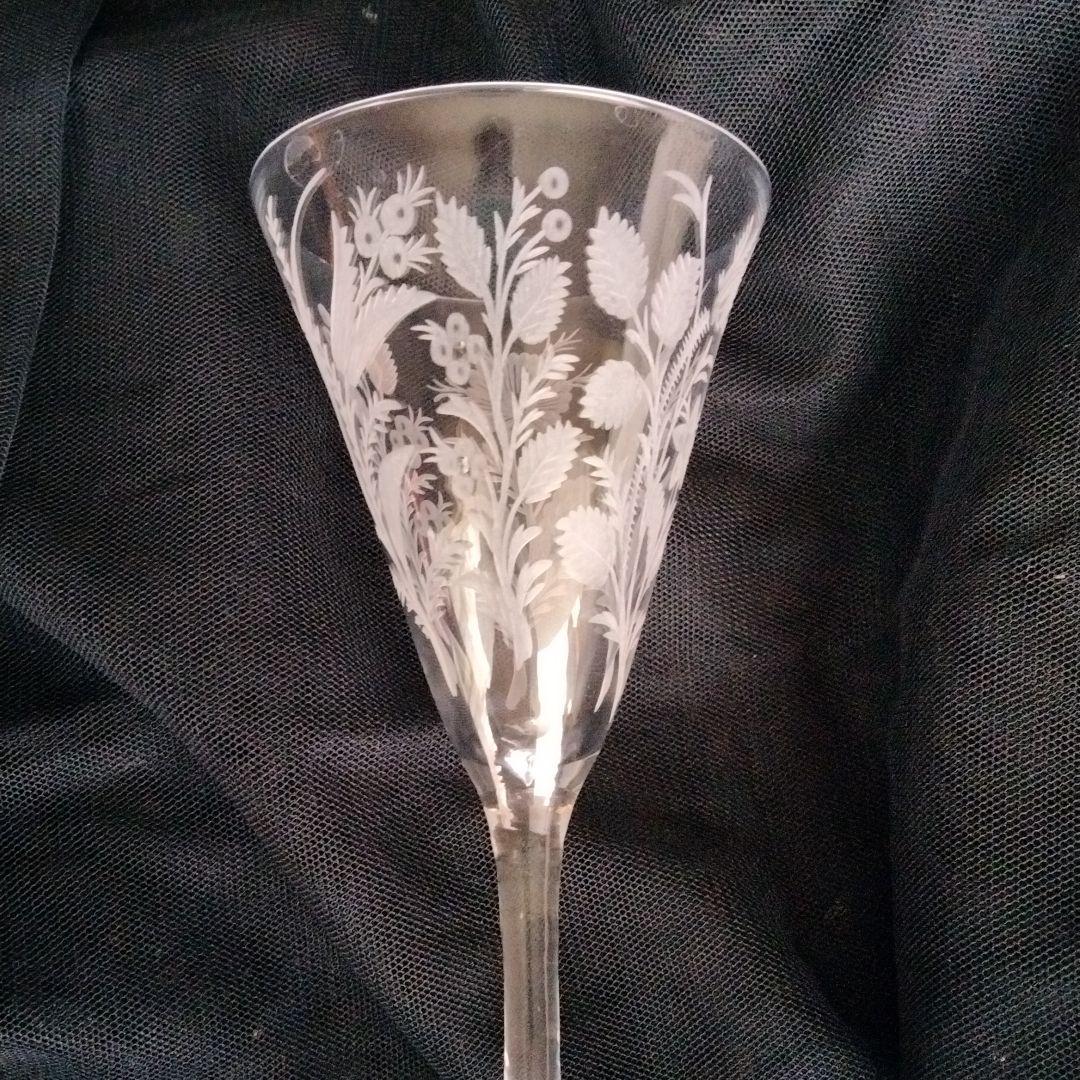 美品、まとめ買い歓迎、サンドブラストのフラワーモチーフのグラス。値下げ